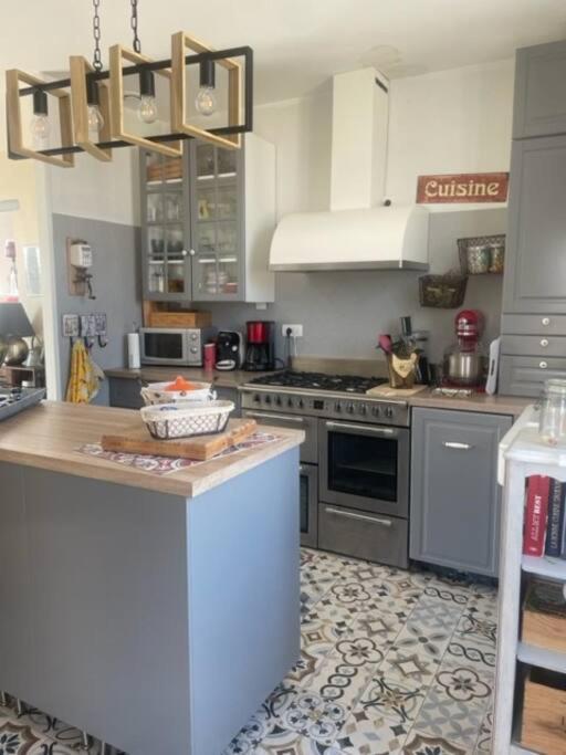 Appartement Avec Jardin En Ville LʼIsle-sur-la-Sorgue Екстериор снимка