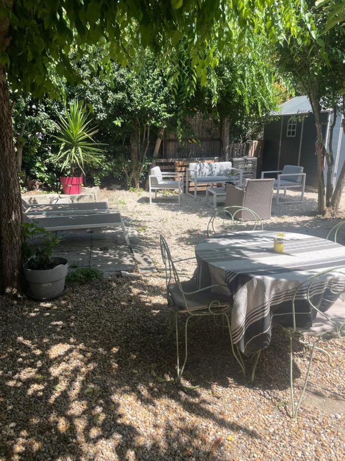 Appartement Avec Jardin En Ville LʼIsle-sur-la-Sorgue Екстериор снимка